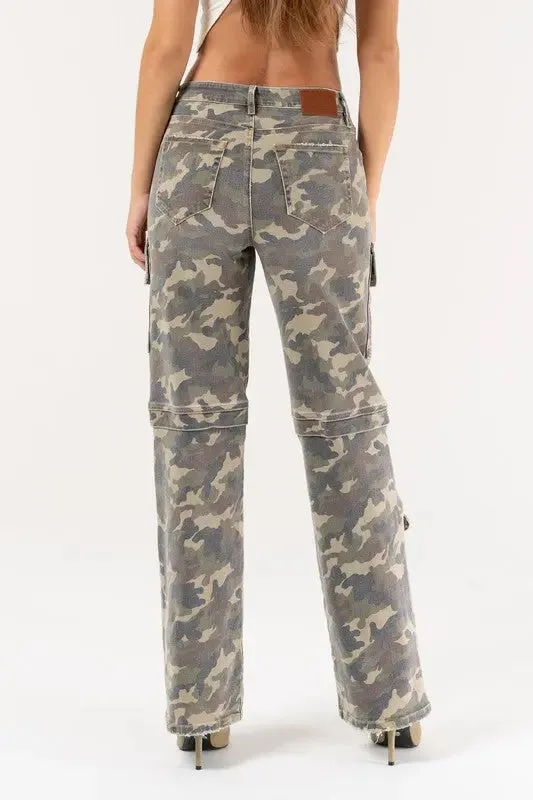 CAMO PRINT STRAIGHT LEG CARGO PANTS
