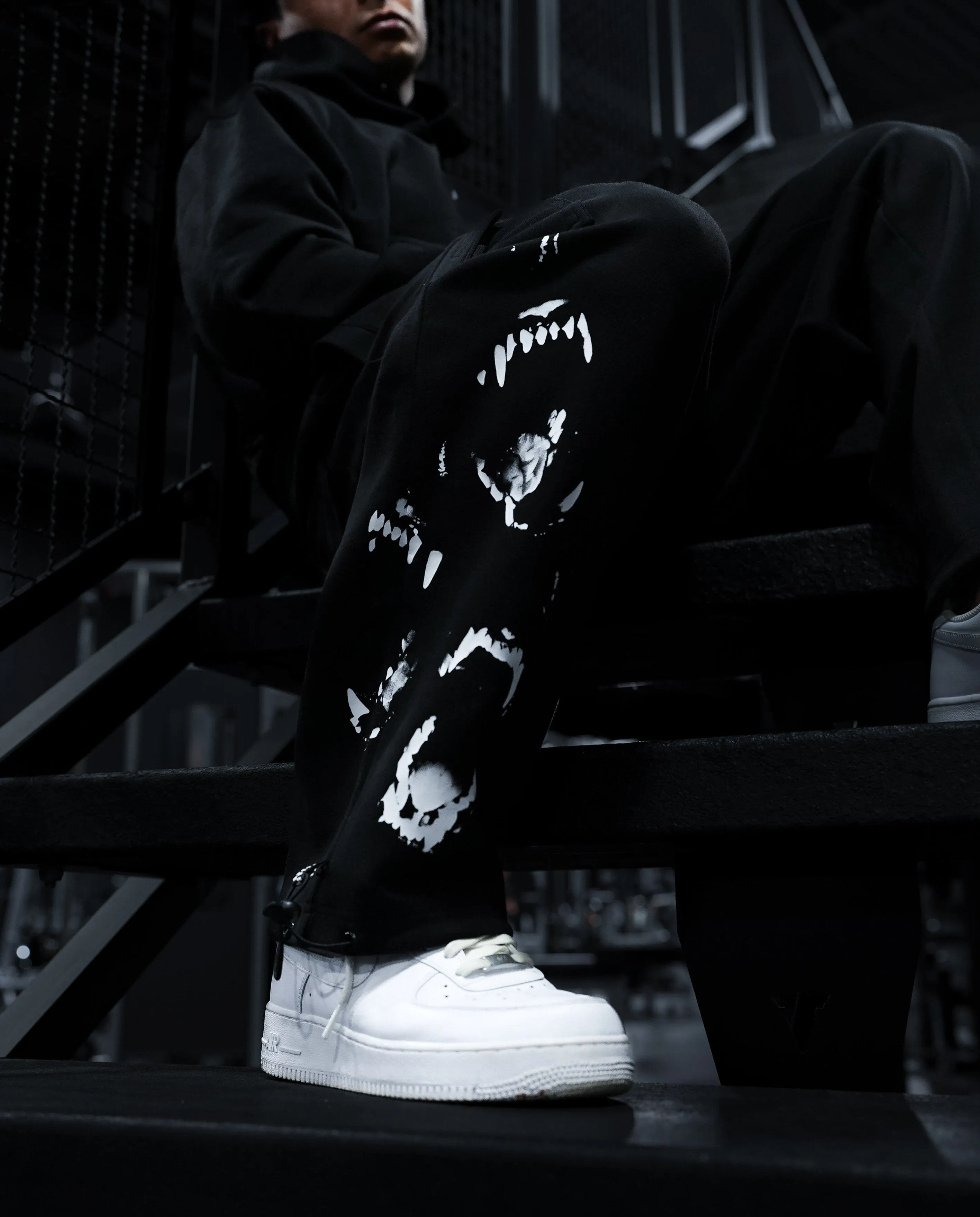 CERBERUS CARGO SWEATS