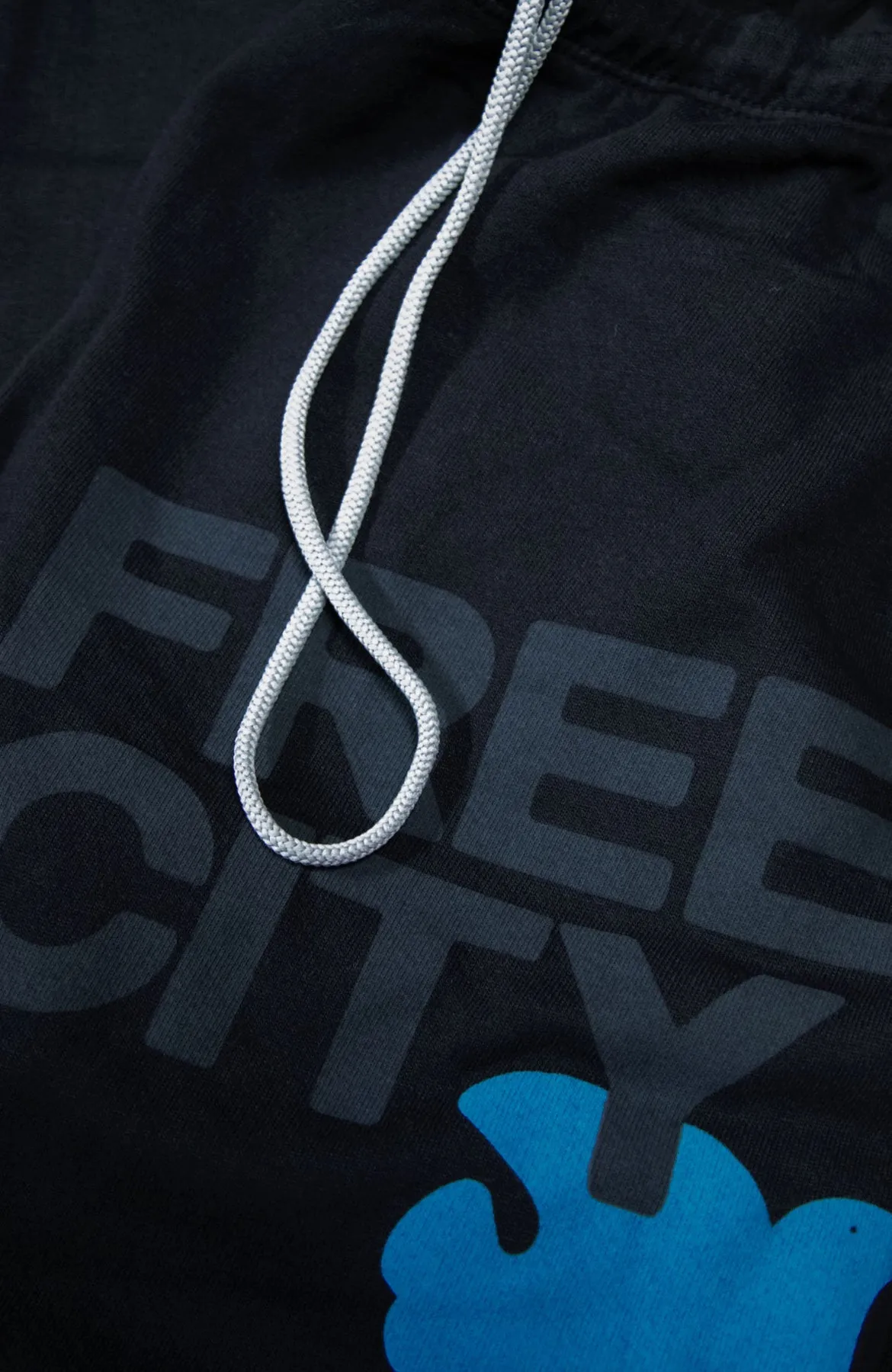 FREECITY Large Sweatpant in Superblackblue