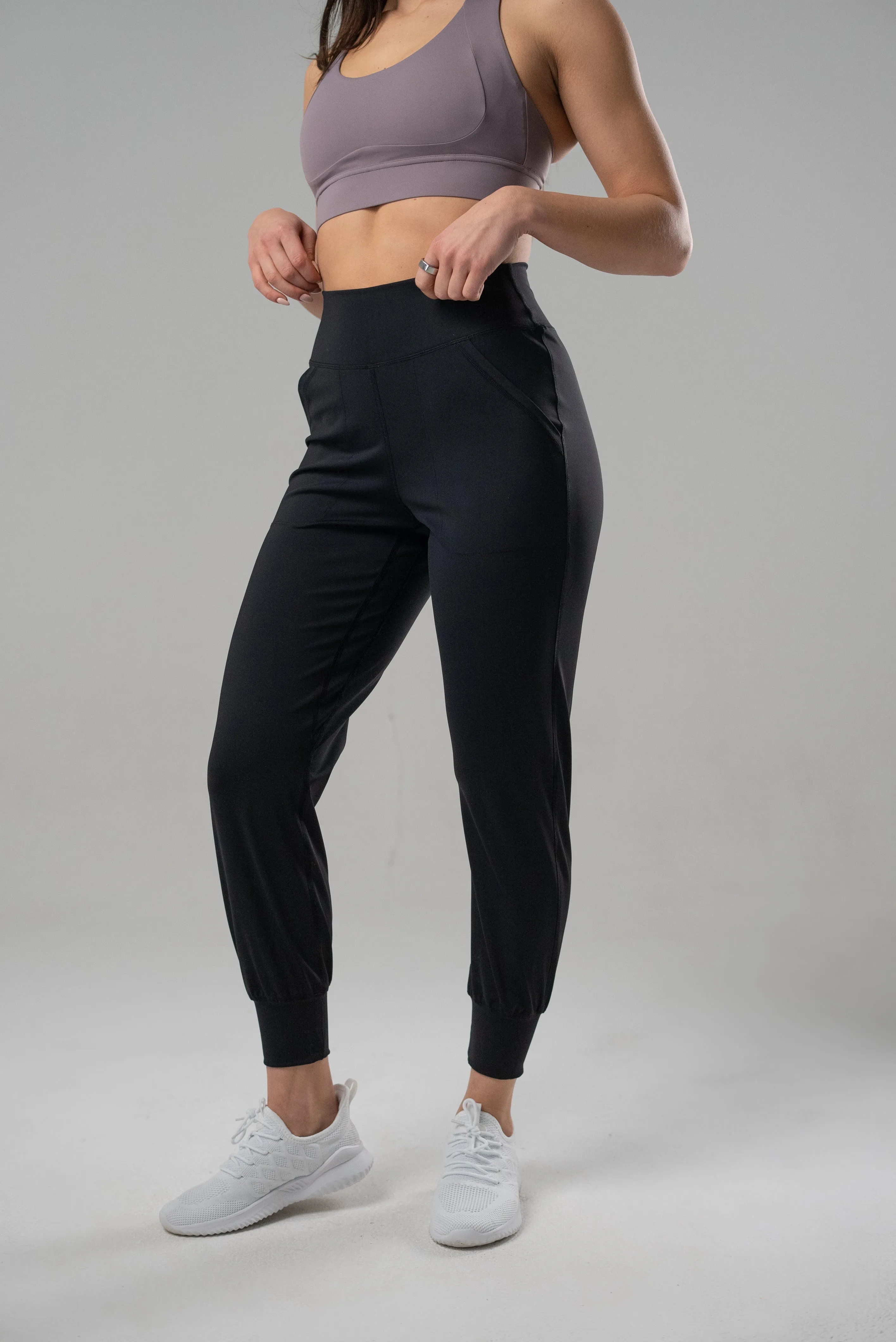 GRAVITY resilient jogger
