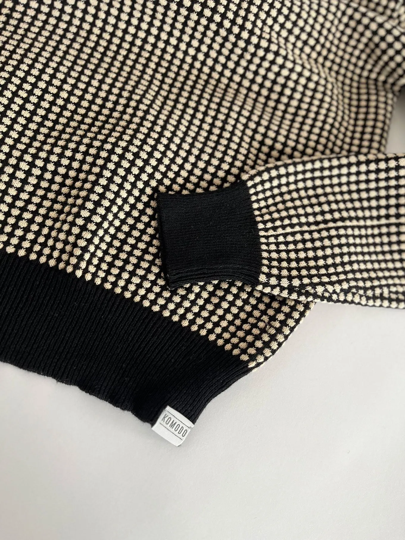 HANA organic Cotton Jumper - Black and Cream White