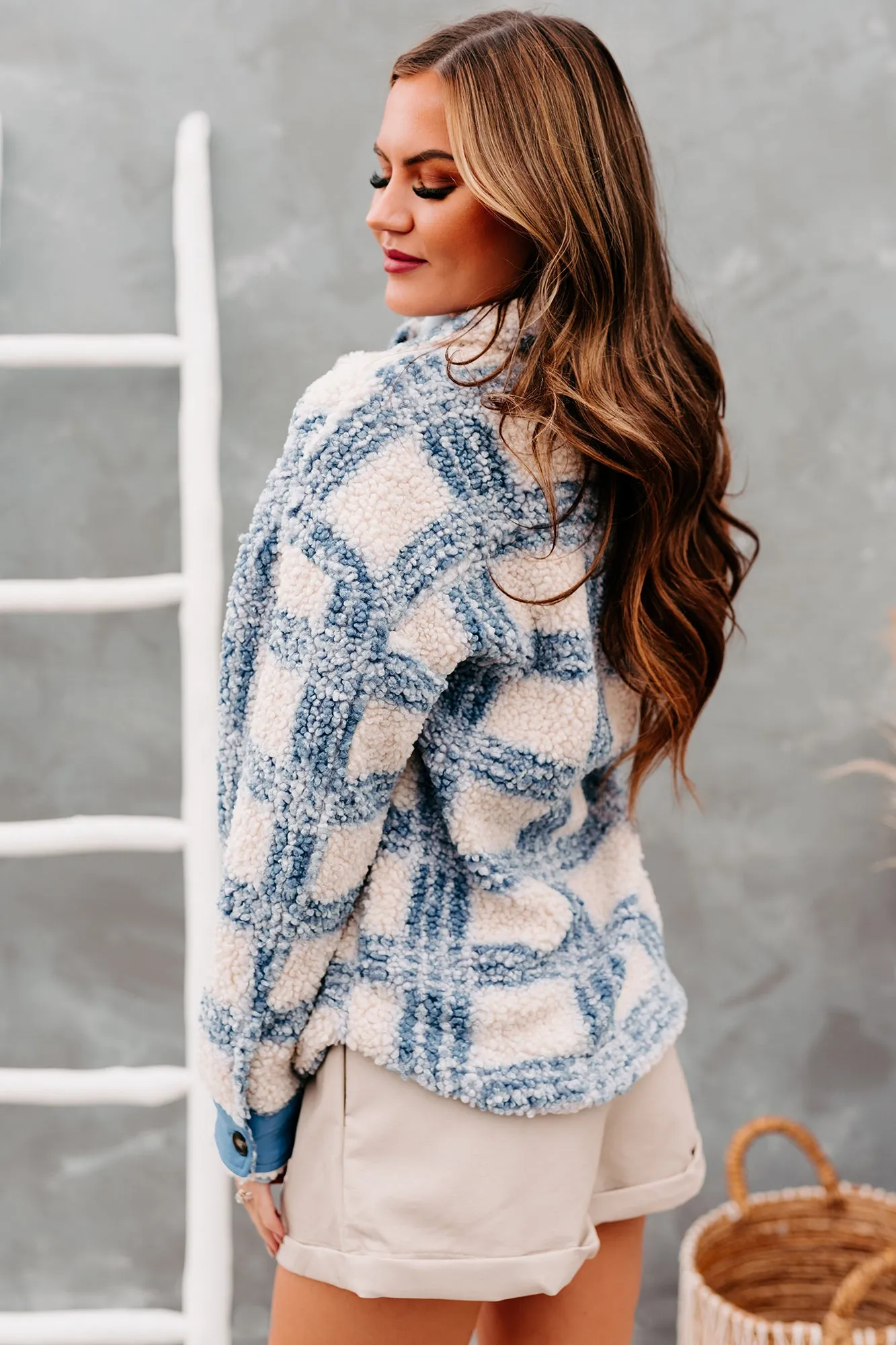Keep Me Honest Plaid Sherpa Jacket (Blue)