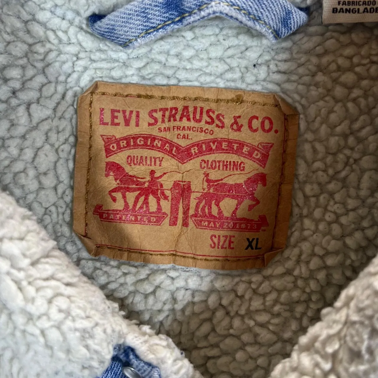 LEVI'S Classic Red Tab Sherpa Fleece Lined Trucker Blue Denim Jacket