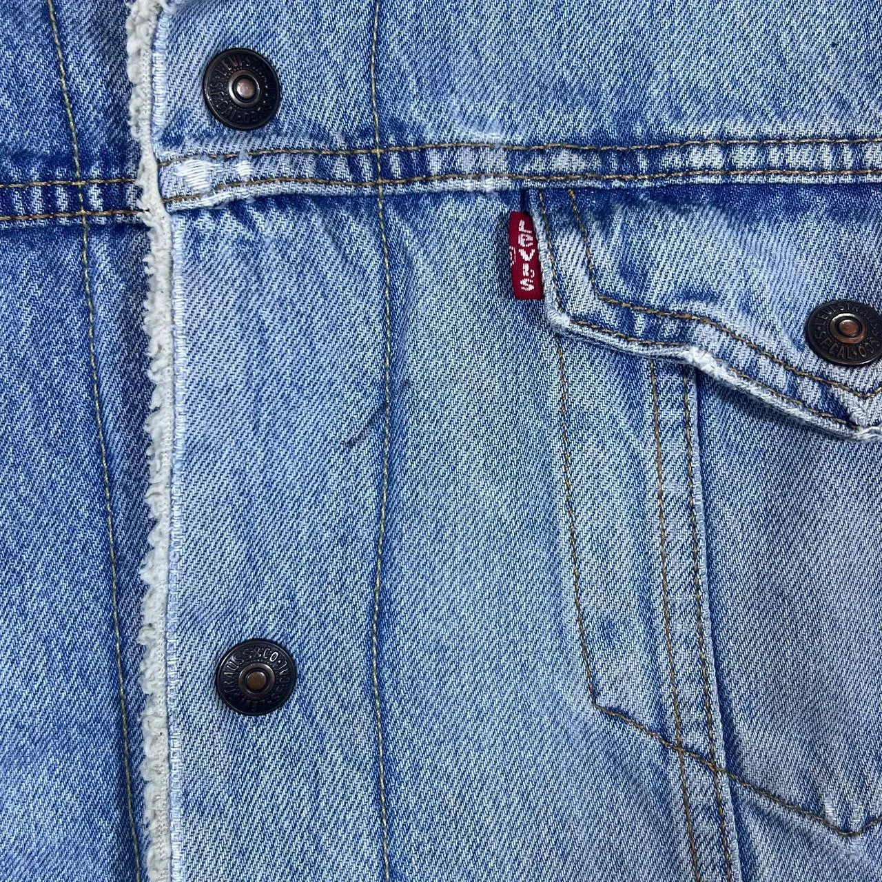LEVI'S Classic Red Tab Sherpa Fleece Lined Trucker Blue Denim Jacket
