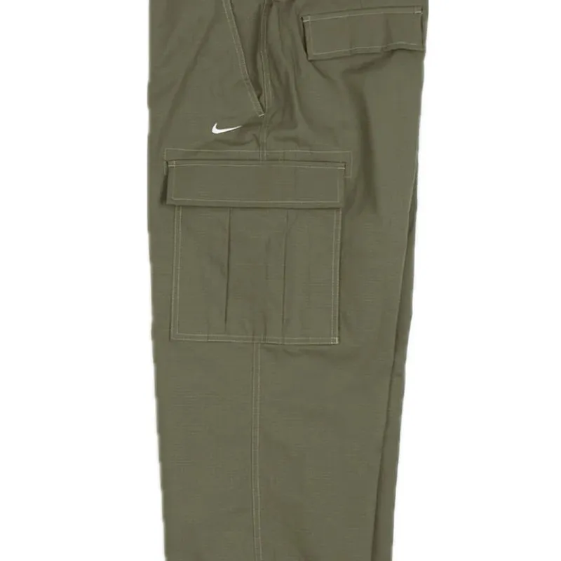 Nike SB Kearny Cargo Pant in Med Olive