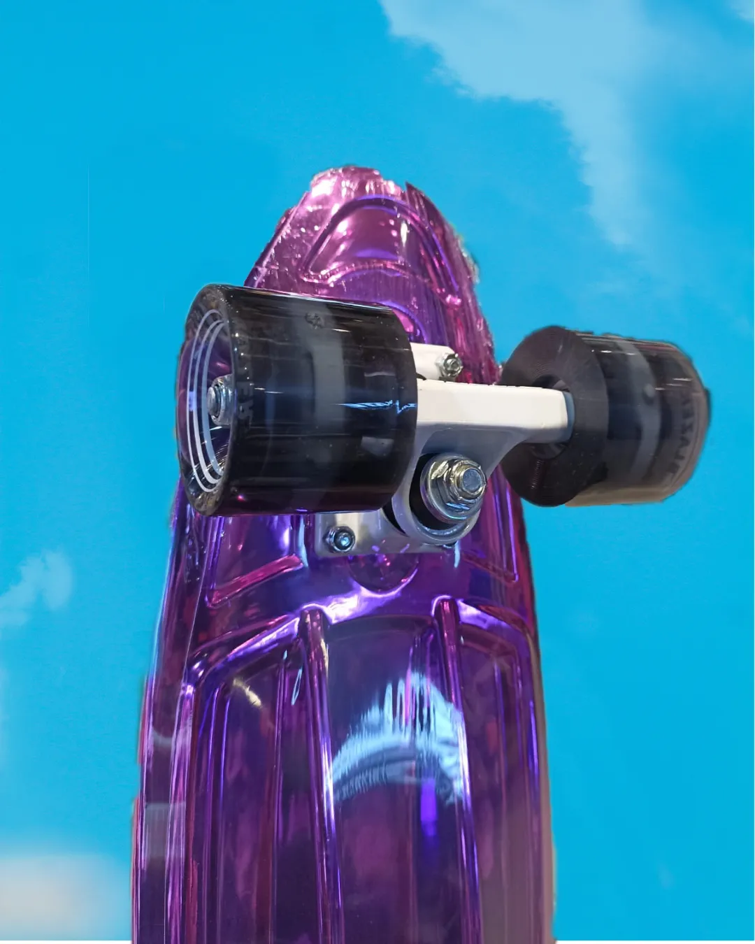 PENNYBOARD PATINETA COMPLETA BLAZER  MORADA METALICA CON LUZ LED