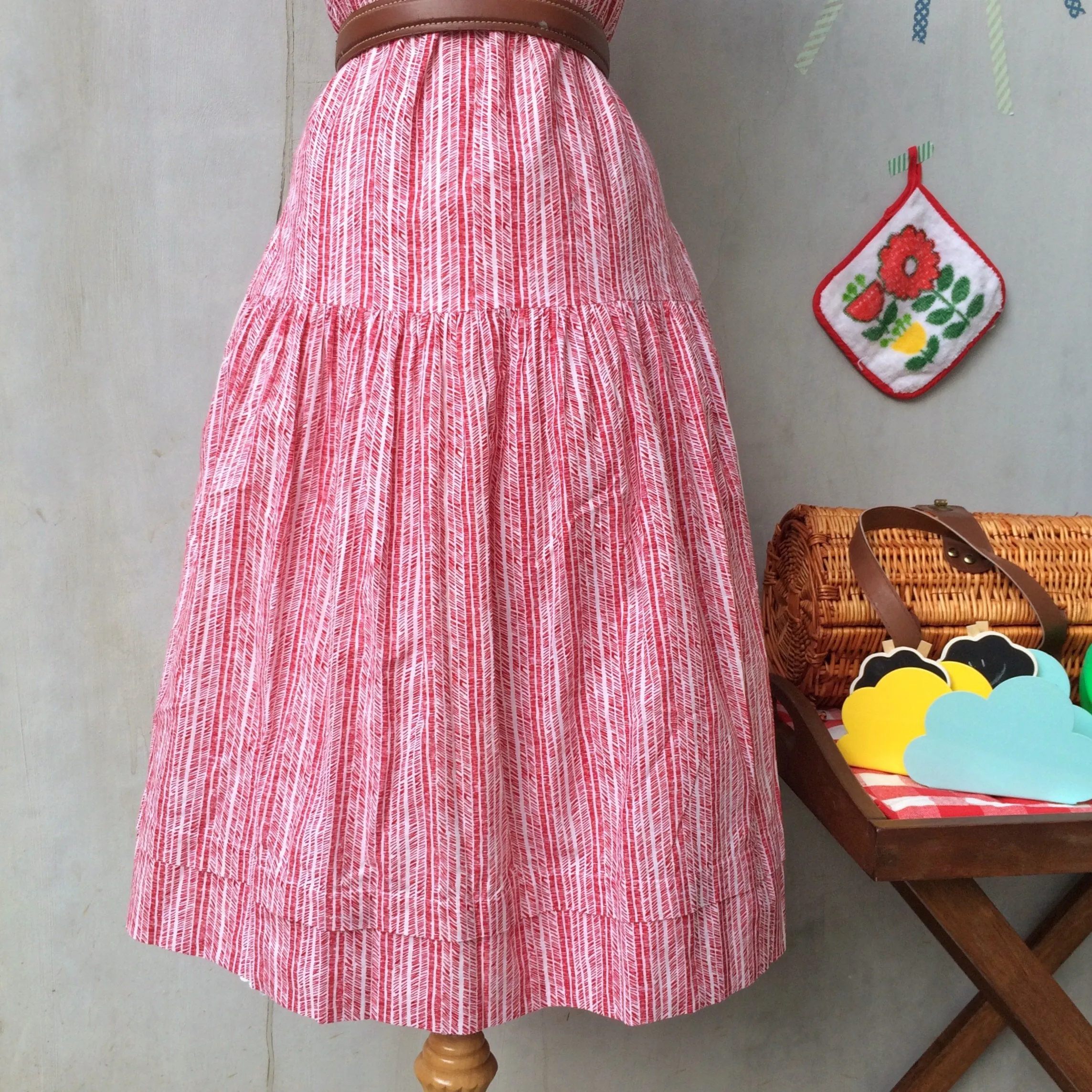 Scribble a Giraffe | Vintage 1980s 100% Cotton Laura Ashely loose fit Drop waist dress with pockets