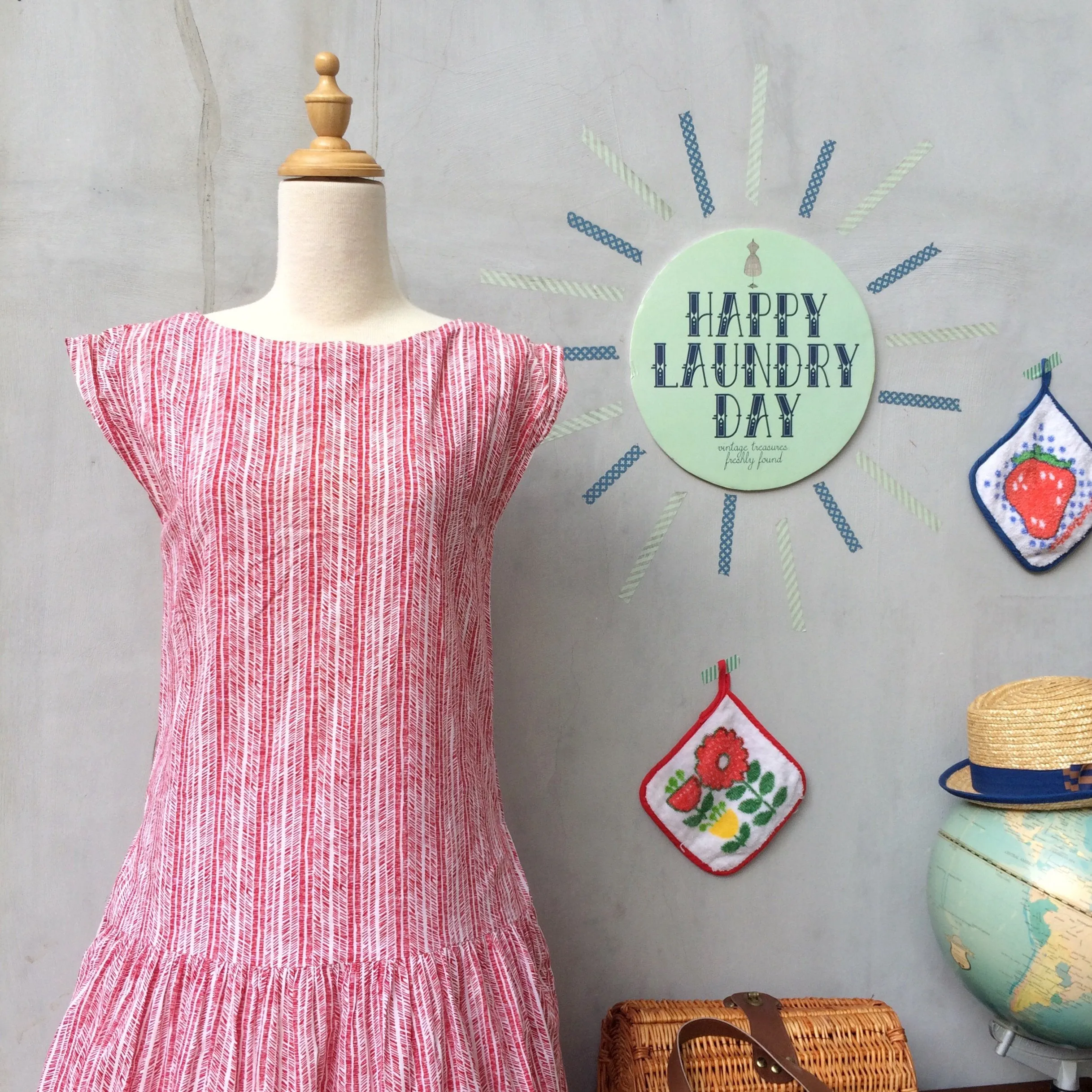 Scribble a Giraffe | Vintage 1980s 100% Cotton Laura Ashely loose fit Drop waist dress with pockets
